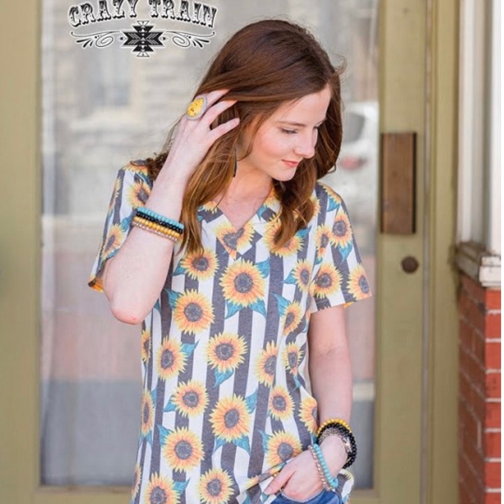 CRAZY TRAIN SUNNY DAZE TOP ** SUNFLOWER
